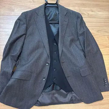 GUABELLO 다크 브라운 스트라이프 쓰리피스 수트