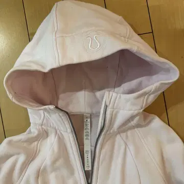 lululemon 핑크 후드티 사이즈 4