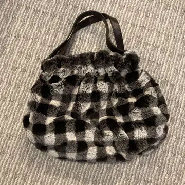 Agnes b. 에네스베 퍼 체크 핸드백