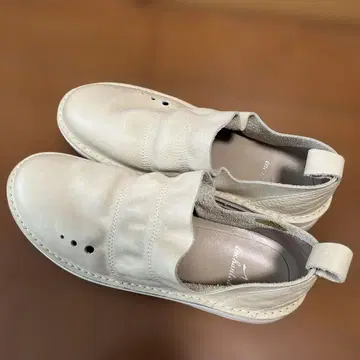 새상품급 가죽 신발 엔찬티드 화이트 가죽 슬립온 24.5cm