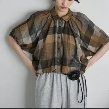 체크 무늬 벌룬 슬리브 셔츠
