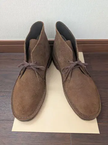 클락스/브라운 스웨이드 처카 부츠