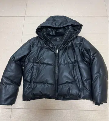 ZARA 인조 가죽 후드 퍼프 자켓