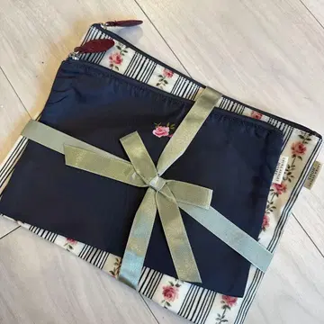 LAURA ASHLEY 꽃무늬 파우치 세트 네이비