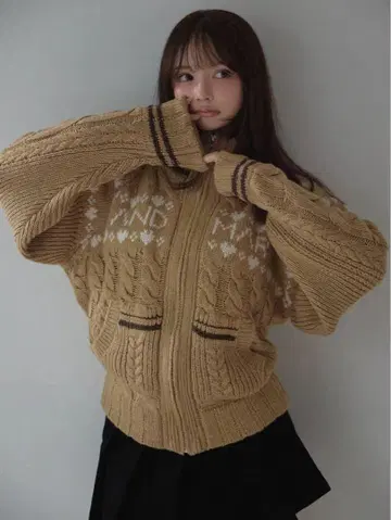 CAMEL ANDMARY MARY KNIT COWICHAN