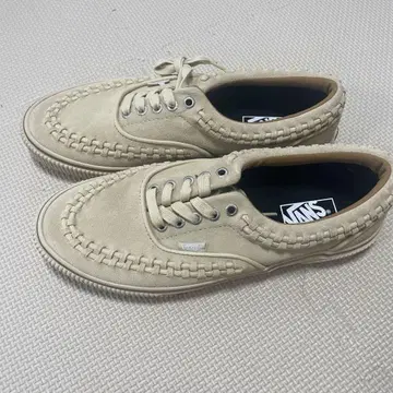VANS 베이지 스니커즈 스티치 디자인