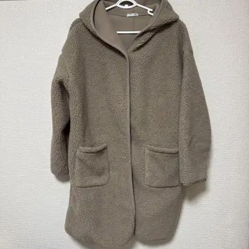 후드 부착 베이지 보아 롱 코트