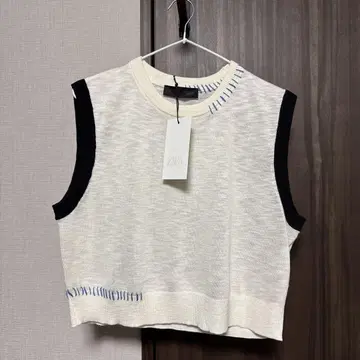 2025 가을 ZARA 슬리브리스 스웨터 L 사이즈 아이보리 블랙 L