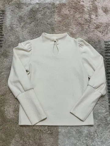 Ameri 2WAY PUFF SLEEVE BOUCLE TOP