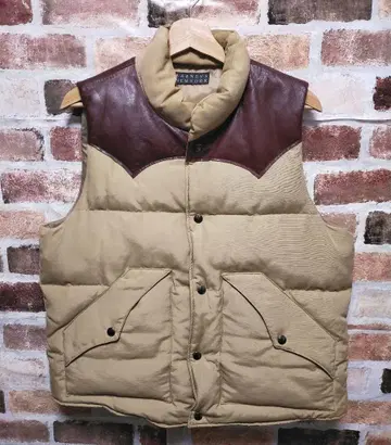 BARNEYS NEWYORK 요크 가죽 60/40 크로스 다운 베스트