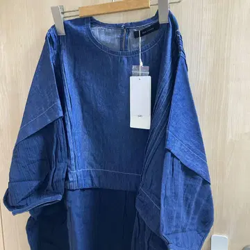 다크 블루 벌룬 슬리브 셔츠