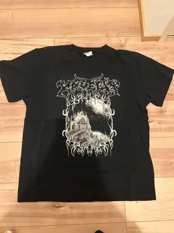 Kruelty 블랙 T셔츠 M 사이즈