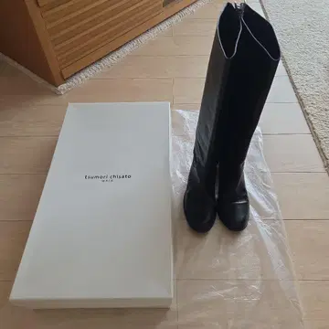 타우모리 치사토 블랙 롱 부츠