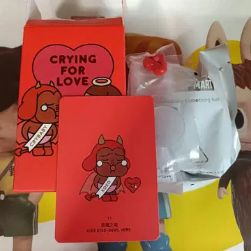 POP MART CRYBABY Crying for love