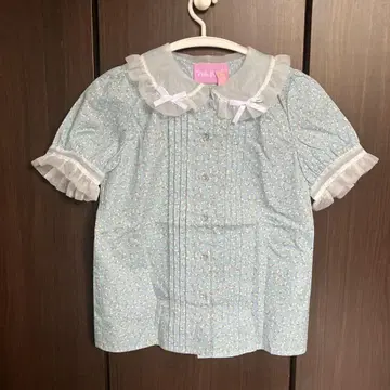 NILE PERCH 스카이블루 꽃무늬 프릴 블라우스 반팔