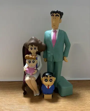 짱구는 못말려 가족 피규어 세트