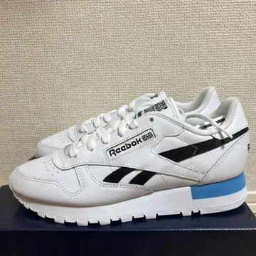 Reebok 화이트 스니커즈