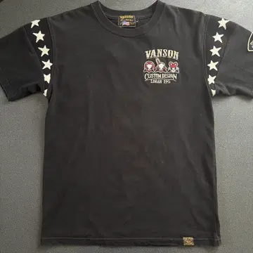 VANSON 블랙 T셔츠 별 모양 장식