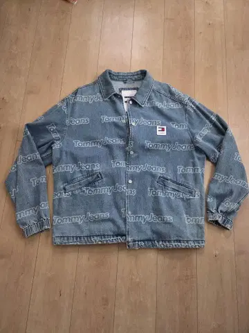 Tommy Jeans 로고 프린트 데님 자켓