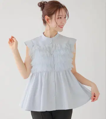 fitmore 핏모어 튤 도킹 프릴 블라우스 페일 블루