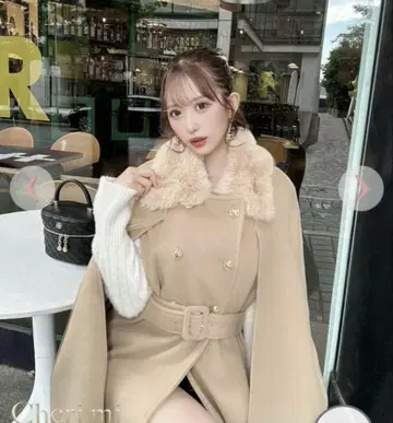 Cherimi 케이프 코트 베이지