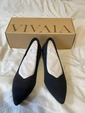 VIVAIA 스칼렛 포인트 토 힐 펌프스 블랙 24.5