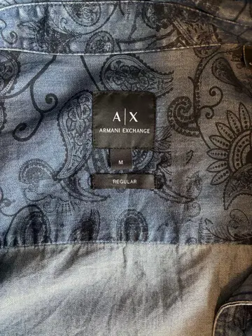 Armani Exchange 다크 블루 꽃무늬 사이즈 M