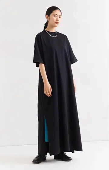 HYKE 블랙 티셔츠 원피스 반팔
