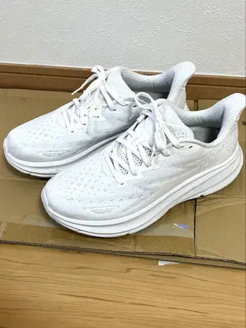 호카 화이트 클리프톤 9