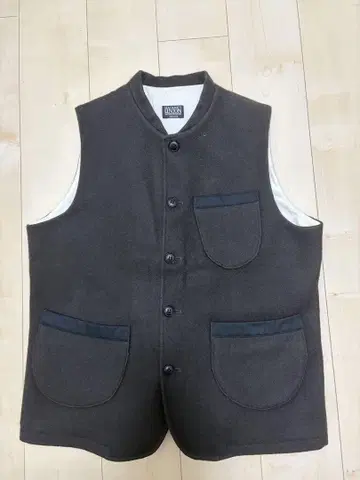 HACKNEY UNION WORKHOUSE 다크 브라운 울 베스트
