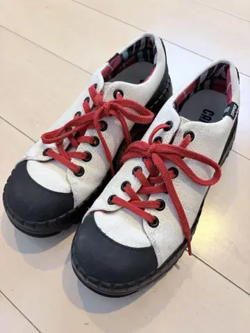 CAMPER 캐주얼 스니커즈 화이트/블랙/레드