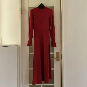 LOVE LESS 버건디 니트 원피스 긴팔 플레어 실루엣!