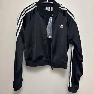 adidas 블랙 크롭 자켓