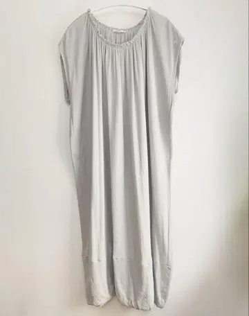 미나 페르호넨 fluff 프렌치 슬리브 원피스 그레이