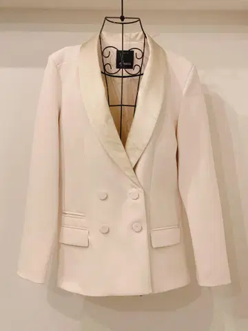 PINKO 화이트 더블 브레스트 테일러드 자켓