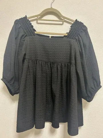 Ballsey 블랙 퍼프 슬리브 블라우스