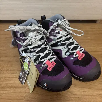 [ 미사용 새상품 ] 캐러밴 고어텍스 등산화 23.5cm