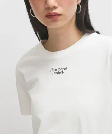 ADAM ET ROPE' INNOCENCE 자수 Tee