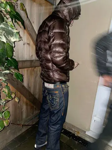 TRUE RELIGION JOEY BIG T 데님 팬츠 io 착용