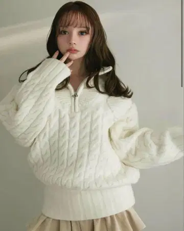 andmary heart loose knit White