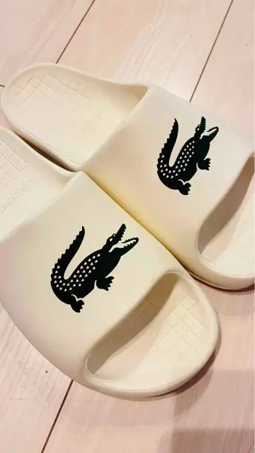 LACOSTE 로고 샌들