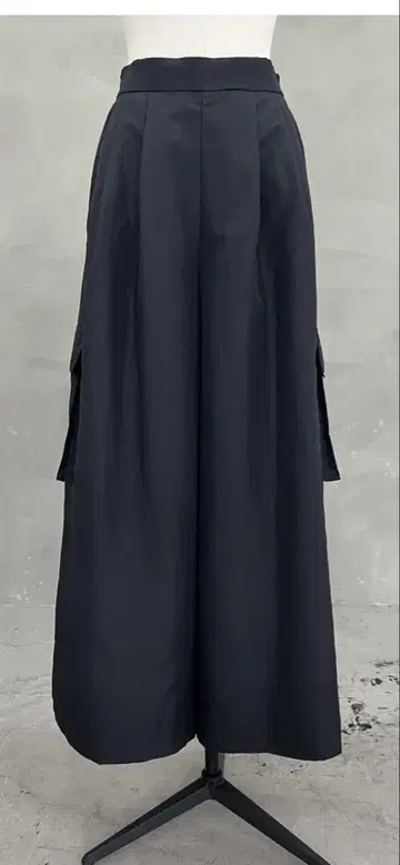 리그 도트 와이드 카고 팬츠 블랙