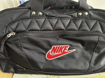 NIKE 보스턴 백 블랙 퀼팅 디자인