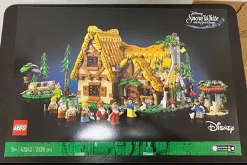 LEGO 43242 레고 백설공주와 7난쟁이가 사는 숲 속 집