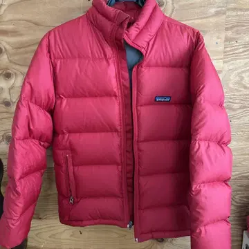 patagonia 레드 다운 코트