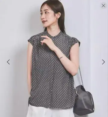 UNITED ARROWS 꽃무늬 슬리브리스 셔츠 38
