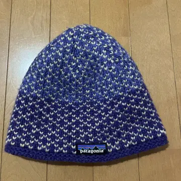 patagonia 니트 모자 보라색과 크림