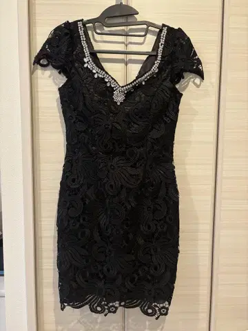Jasmine 블랙 레이스 드레스