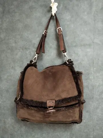 새상품급 긴자 카네마츠 리얼 무스탕 퍼 숄더 백 리버서블