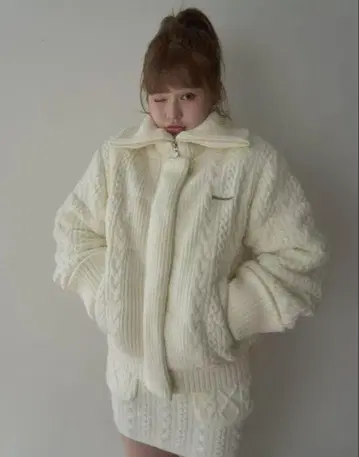 메리 퀼팅 니트 재킷 아이보리